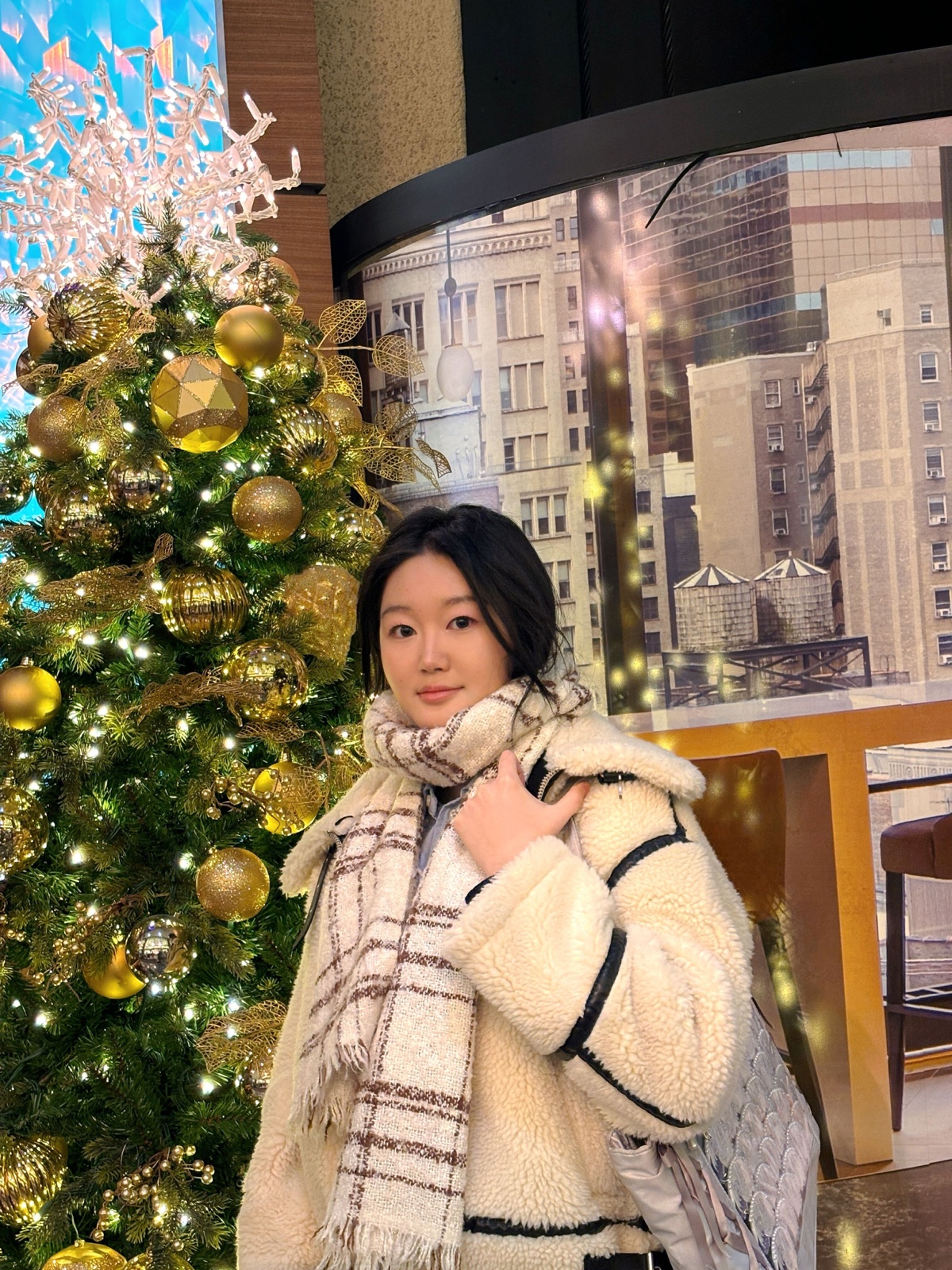 Jingyi Guo
